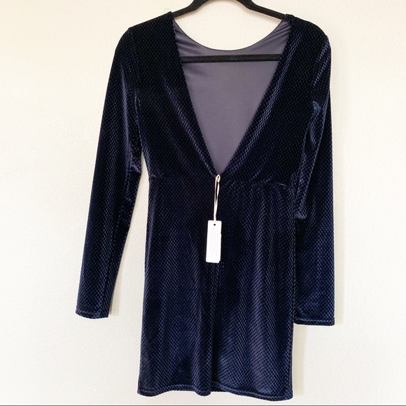 Black Swan velvet bodycon long sleeve mini dress - Picture 2 of 6